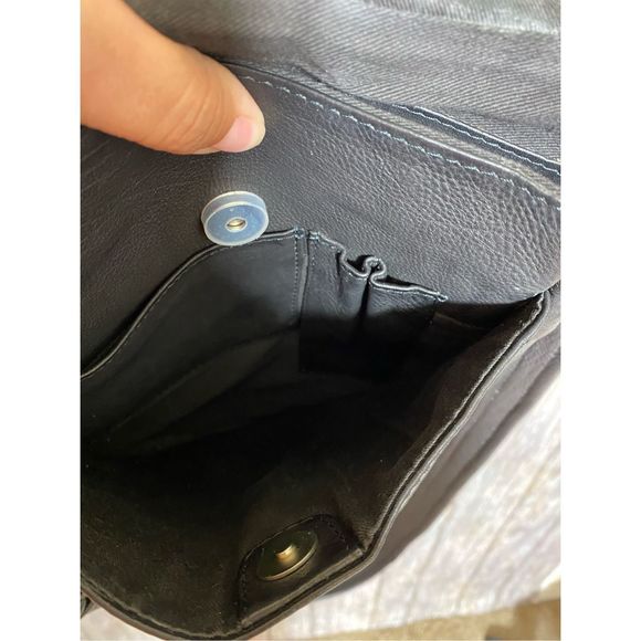 Kenneth Cole Black Leather Crossbody Bag - Picture 13 of 16